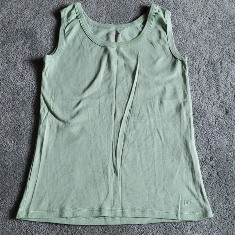 EUC Vineyard Vines Sz M sage green tank top